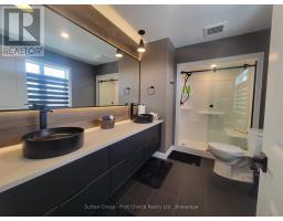 533 ALBERT STREET - 24