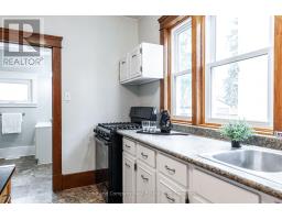 196 HURON STREET - 17