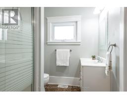 196 HURON STREET - 18