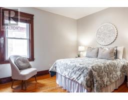 196 HURON STREET - 22