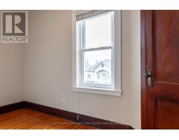 196 HURON STREET - 27