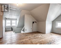 196 HURON STREET - 31