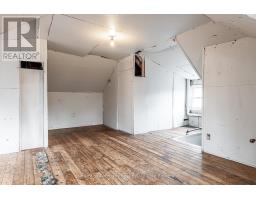 196 HURON STREET - 32