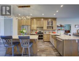 33 - 375 MITCHELL ROAD S - 9