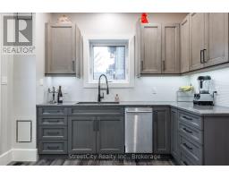 211 ALBERT STREET - 17