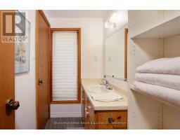 258 WINDERMERE COURT E - 32