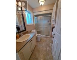 460 RICHARD CRESCENT - 10