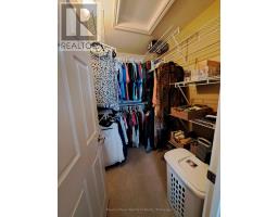 460 RICHARD CRESCENT - 11