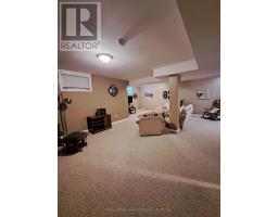 460 RICHARD CRESCENT - 12