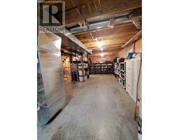 460 RICHARD CRESCENT - 15