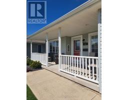 460 RICHARD CRESCENT - 17