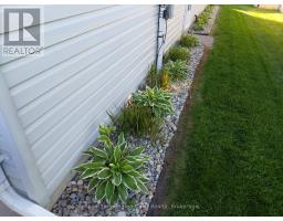 460 RICHARD CRESCENT - 26
