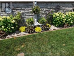460 RICHARD CRESCENT - 27
