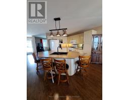 460 RICHARD CRESCENT - 3
