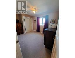 460 RICHARD CRESCENT - 8
