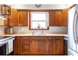 135 ST. DAVID STREET N - 23