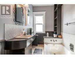 135 ST. DAVID STREET N - 36