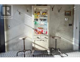 62 TUYLL STREET - 36