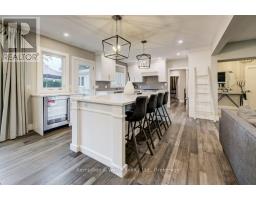 34 JACKSON CRESCENT - 14