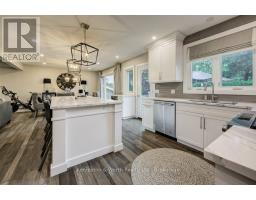 34 JACKSON CRESCENT - 17