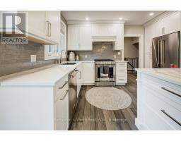 34 JACKSON CRESCENT - 19