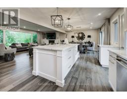 34 JACKSON CRESCENT - 20