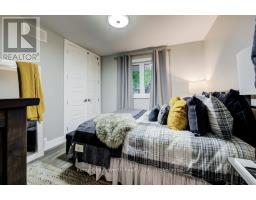 34 JACKSON CRESCENT - 23