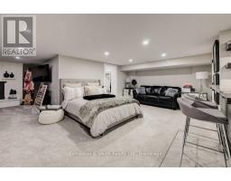 34 JACKSON CRESCENT - 30