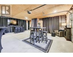 34 JACKSON CRESCENT - 37