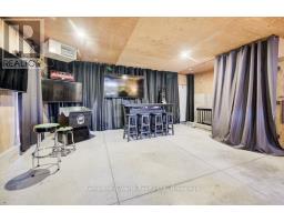 34 JACKSON CRESCENT - 38