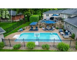 34 JACKSON CRESCENT - 41