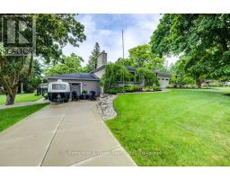 34 JACKSON CRESCENT - 5