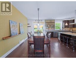 24 THIMBLEWEED DRIVE - 17