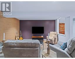 24 THIMBLEWEED DRIVE - 30