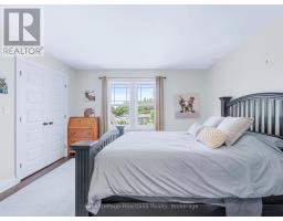 24 THIMBLEWEED DRIVE - 43