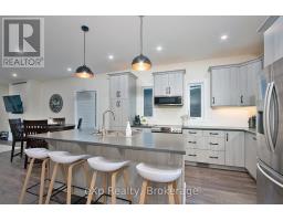 208 DUNCAN STREET - 6