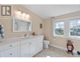32 THIMBLEWEED DRIVE - 25