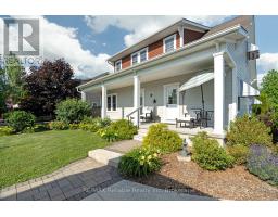32 THIMBLEWEED DRIVE - 33