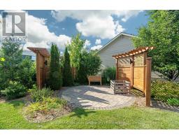 32 THIMBLEWEED DRIVE - 34
