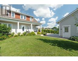 32 THIMBLEWEED DRIVE - 35