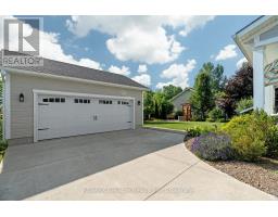 32 THIMBLEWEED DRIVE - 37