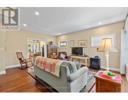 32 THIMBLEWEED DRIVE - 6