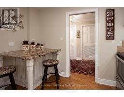 206 - 30 FRONT STREET - 10