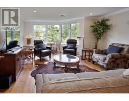 206 - 30 FRONT STREET - 13