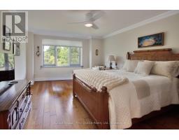206 - 30 FRONT STREET - 18