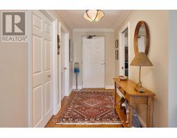 206 - 30 FRONT STREET - 7
