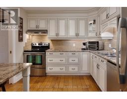 206 - 30 FRONT STREET - 8