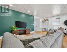 118 1/2 WELLINGTON STREET - 6
