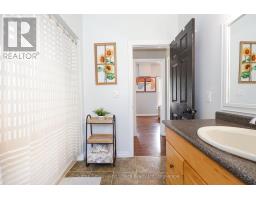 64 DUFFERIN STREET - 31