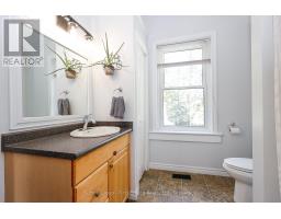 64 DUFFERIN STREET - 32
